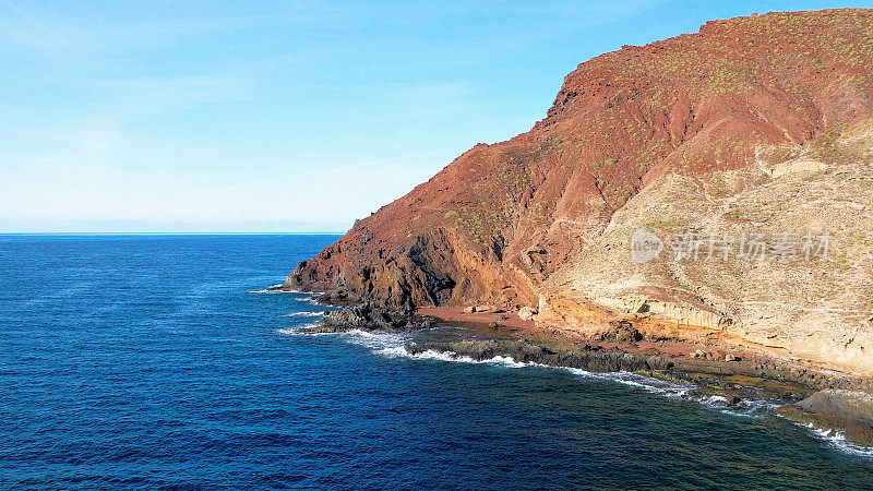 鸟瞰图Montaña罗哈在El Medano，特内里费加那利群岛